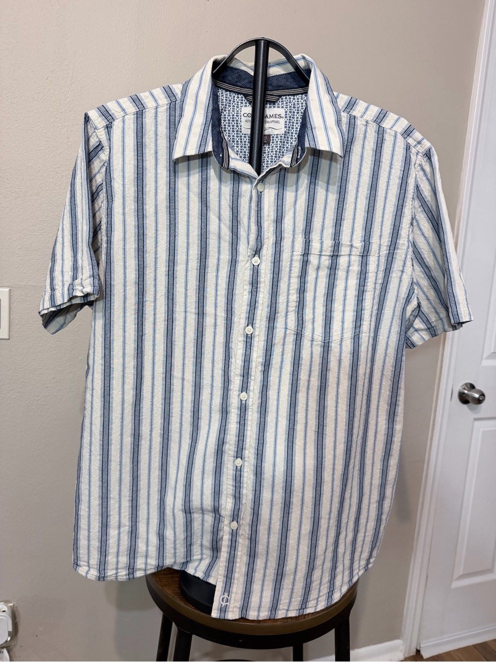 Cody James Men’s XL Blue/White Striped SS Button Up Casual Shirt